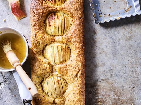 Vegan appelcake met gembersiroop