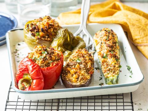 gevulde groenten met gehakt, kikkererwten en couscous
