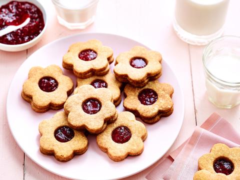 Zandkoekjes met frambozenconfituur