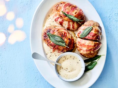 Minigehaktbroodjes met parmezaansaus