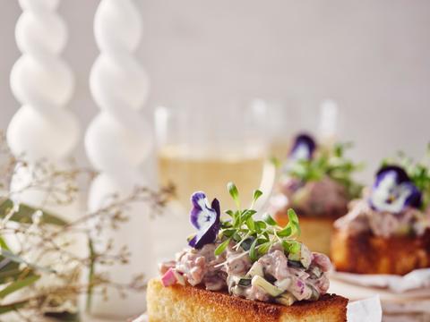 Geroosterd briochebrood met rundstartaar