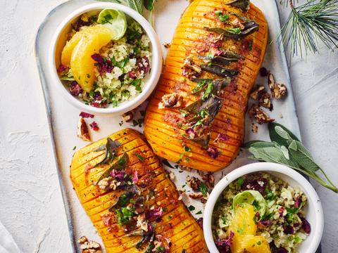 Hasselbackpompoen met gekaramelliseerde noten