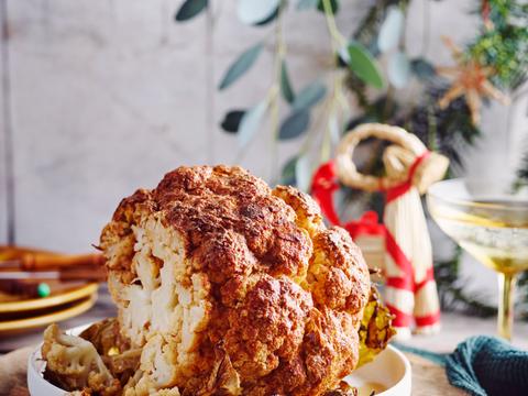 Hele geroosterde bloemkool uit de oven