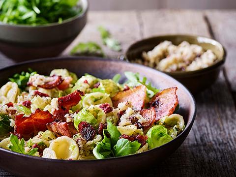 LLE_23_01_salades_245768_oriciette carbonara spruitjes spek