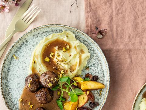 wildballetjes met truffelpuree en gebakken appeltjes_edited-1