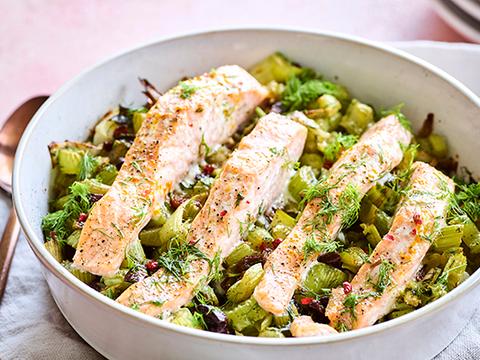 Ovenzalm met gestoofde groenten en saffraanboter