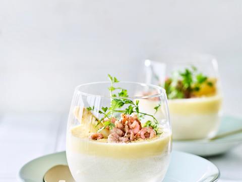 Aspergemousse met garnalen en luchtige mousseline