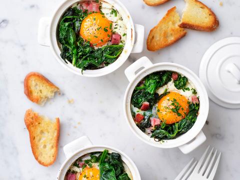 Ei en cocotte met spinazie en pancetta