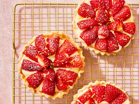 Aardbeientarteletjes met citroenpudding