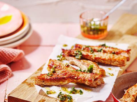 Steakreepjes met groenepeperdressing