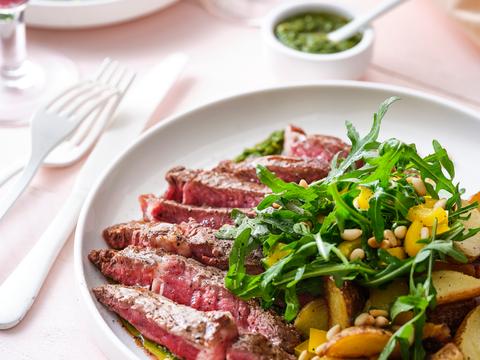 Steak met aardappelwedges