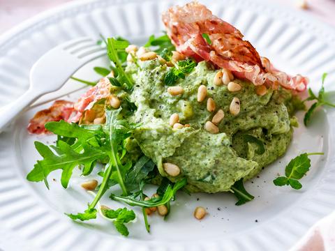 Munt-broccolipuree met krokante pancetta