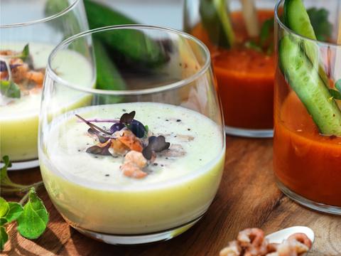Vichyssoise van prei en yoghurt met garnalen