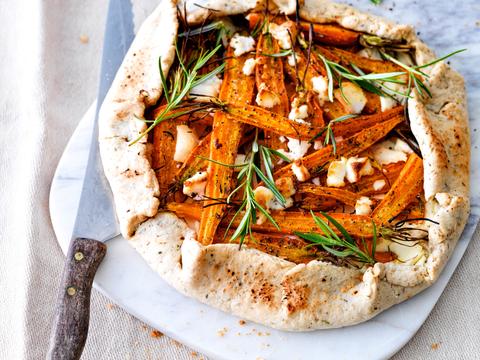 Galette met geroosterde wortelen en geitenkaas