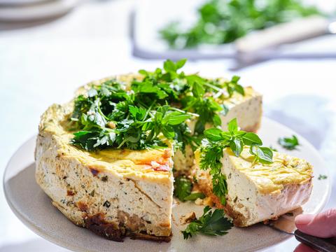 Hartige cheesecake met verse kruiden