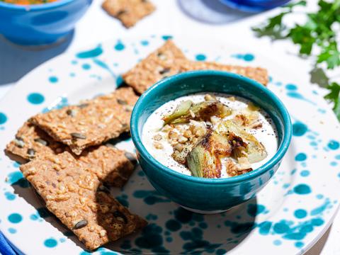 geitenkaasdip met gebakken artisjok