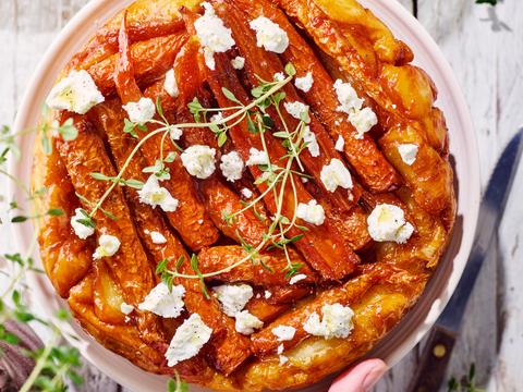 Tarte tatin van wortel met geitenkaas en citroentijm