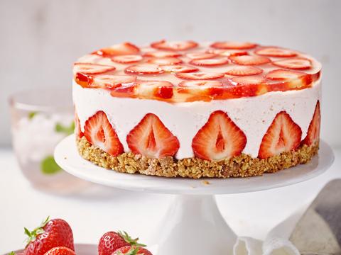 Luchtige aardbeienbavarois