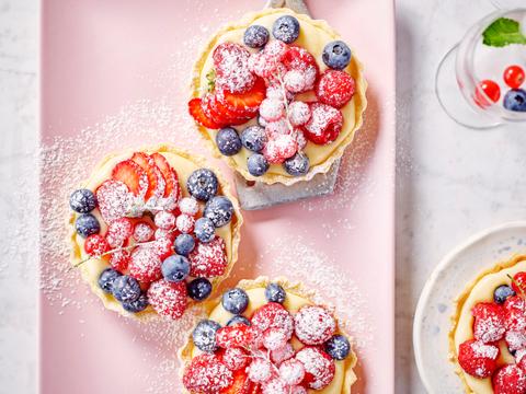 Tartelettes met citroencrème en rood fruit