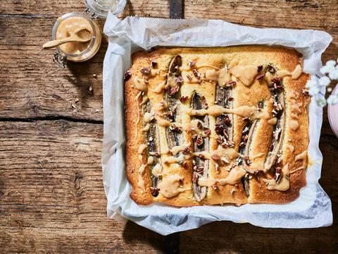 Sticky banoffee cake met banaan en karamel