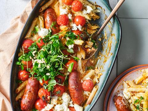 Supersnelle ovenpenne met ricotta, worst en geroosterde kerstomaatjes