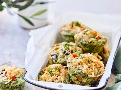 Spinaziemuffins met feta en zongedroogde tomaatjes