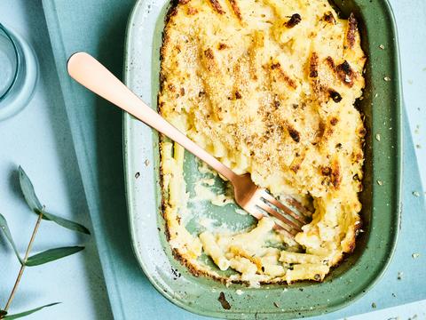 Macaroni met bloemkoolsaus en broodkruim