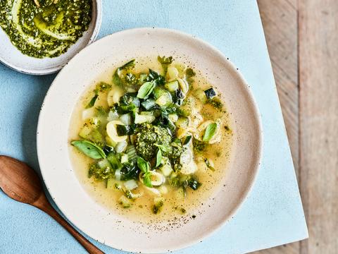 Minestrone met andijvie en pasta
