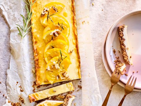 Sinaasappel-amandeltaart met oranjebloesem
