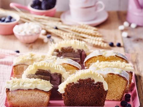 Trio van cake