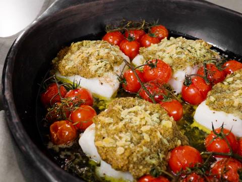 Ovenschotel met vis: schelvis met tomaat en pestokorstje