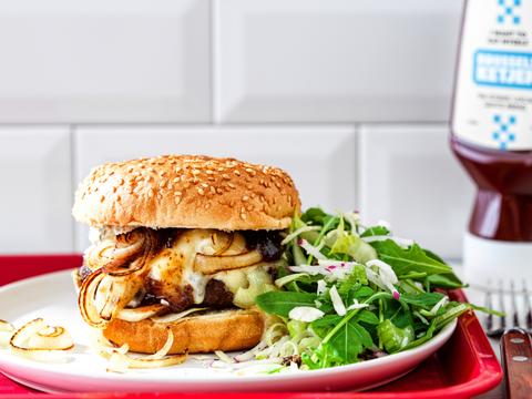 Double cheeseburger met gebakken ui