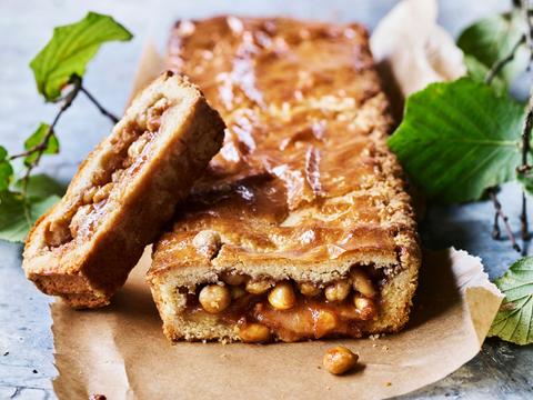 Noten-appeltaart met honingkaramel