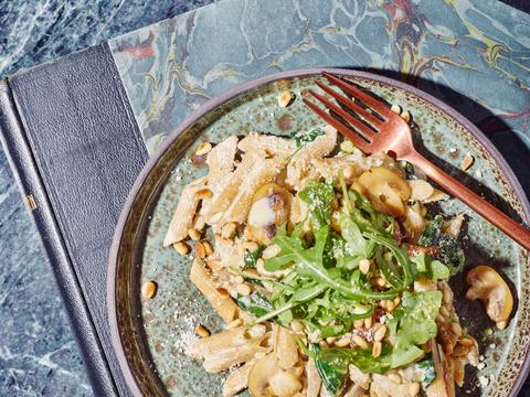 Romige one pot pasta met champignons