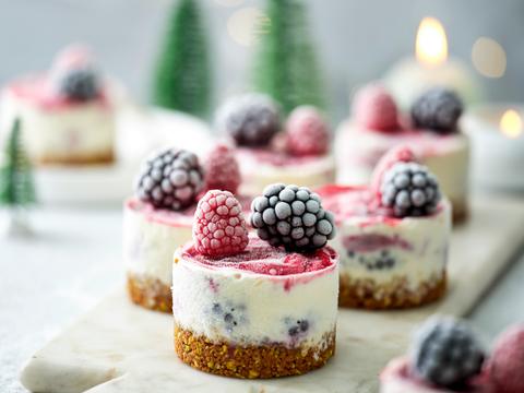 IJstaartjes met rood fruit en speculaasbodem