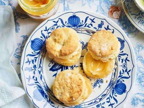 Citroenscones met lemoncurd