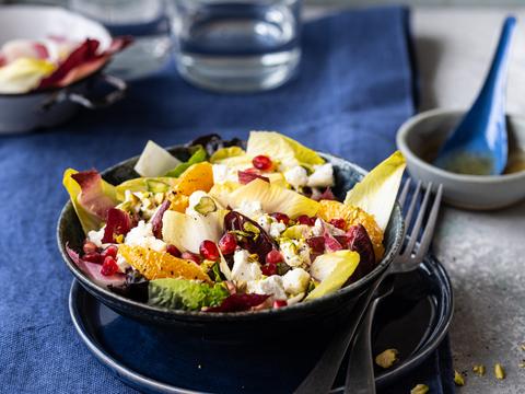 Witloofsalade met geitenkaas en pistaches