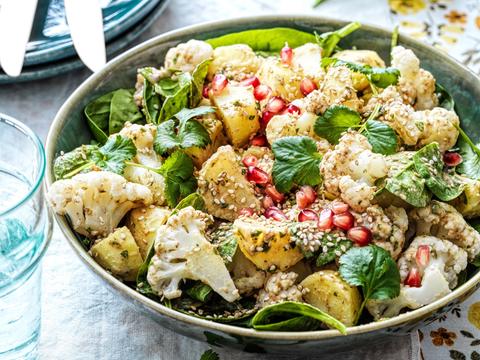 Spinazie-aardappel-bloemkoolsalade