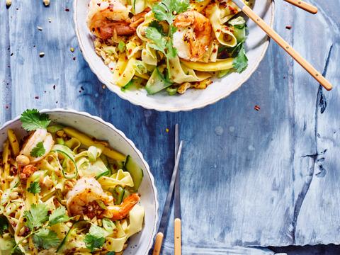 Pappardelle met scampi‘s, komkommer en mangoPappardelle met scampi‘s, komkommer en mango