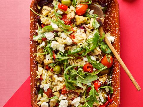 Orzosalade met geroosterde zomergroenten en feta