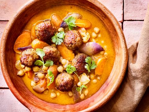 Wortelcurry met balletjes