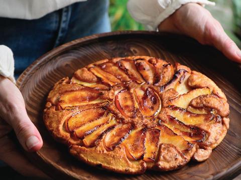 Snelle tarte tatin met havermout