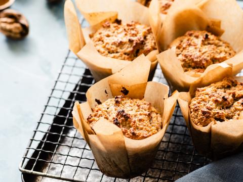 Ontbijtmuffins met banaan en walnoot