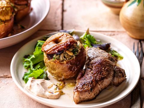 Lamsfilet met gevulde appelen