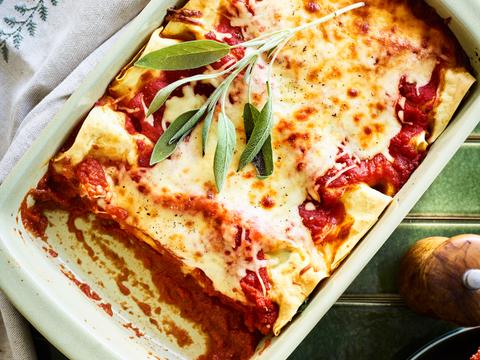 Lasagnerolletjes met spek en pompoencrème