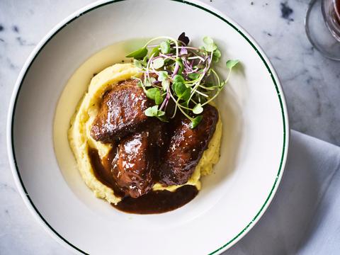 Varkenswangetjes met portosaus en puree