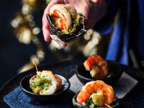 Ovengeroosterde scampi’s met kruidige vulling