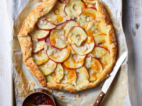 Snelle appeltaart met marsepein
