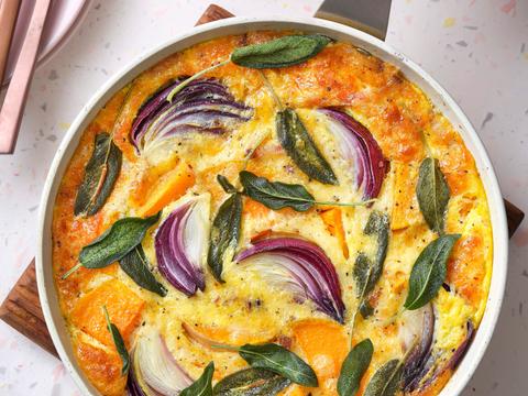 Pompoenfrittata met salie en spek