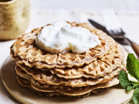 Appelmoeswafeltjes met kaneel en skyr